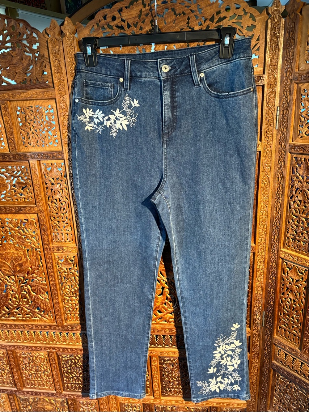Style & Co. Dark Blue Cropped Jeans with White Floral Embroidery
